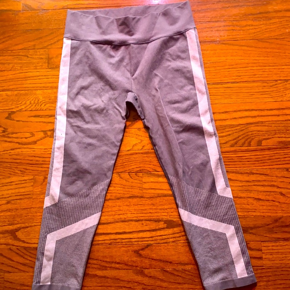 Under Armor seamless grey leggings